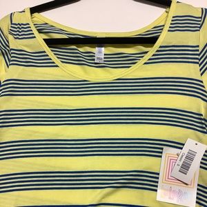 New with tags Lularoe classic tee shirt